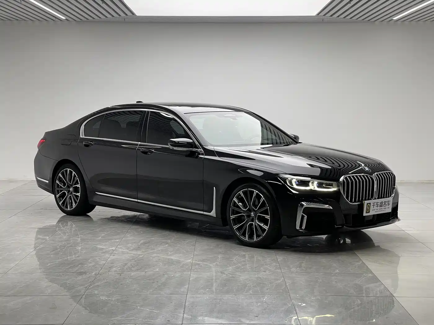 BMW 7 Series 2019 Facelift 740Li xDrive Executive M Sport Package фото 3