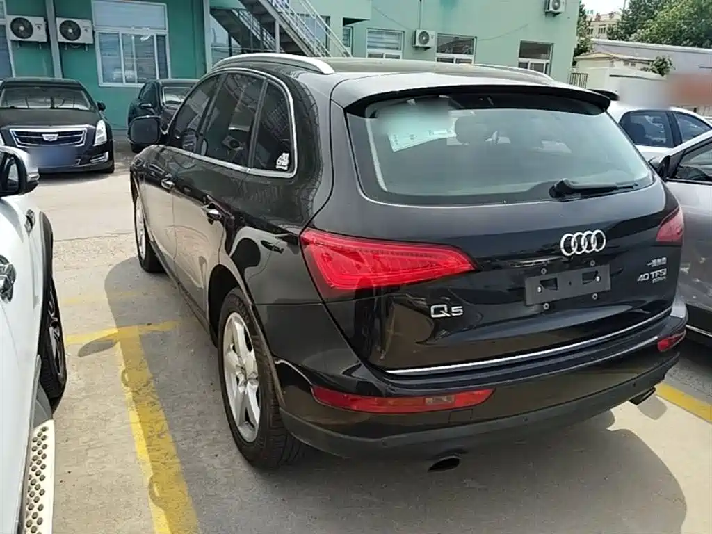AUDI Q5