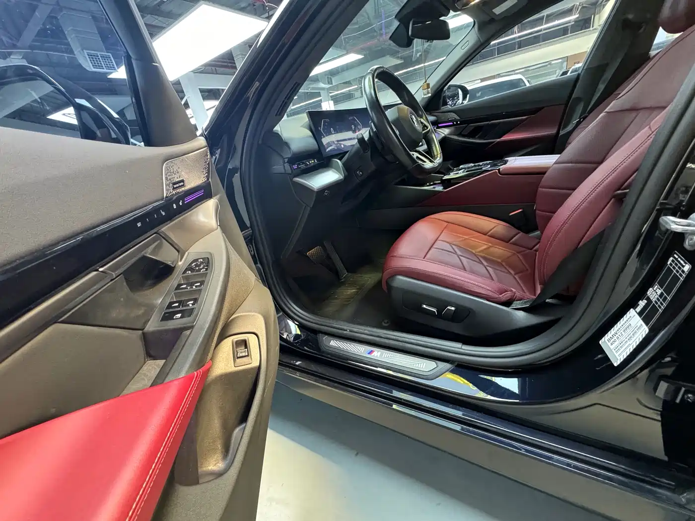 BMW 5 Series 2025 525Li Luxury Package фото 5