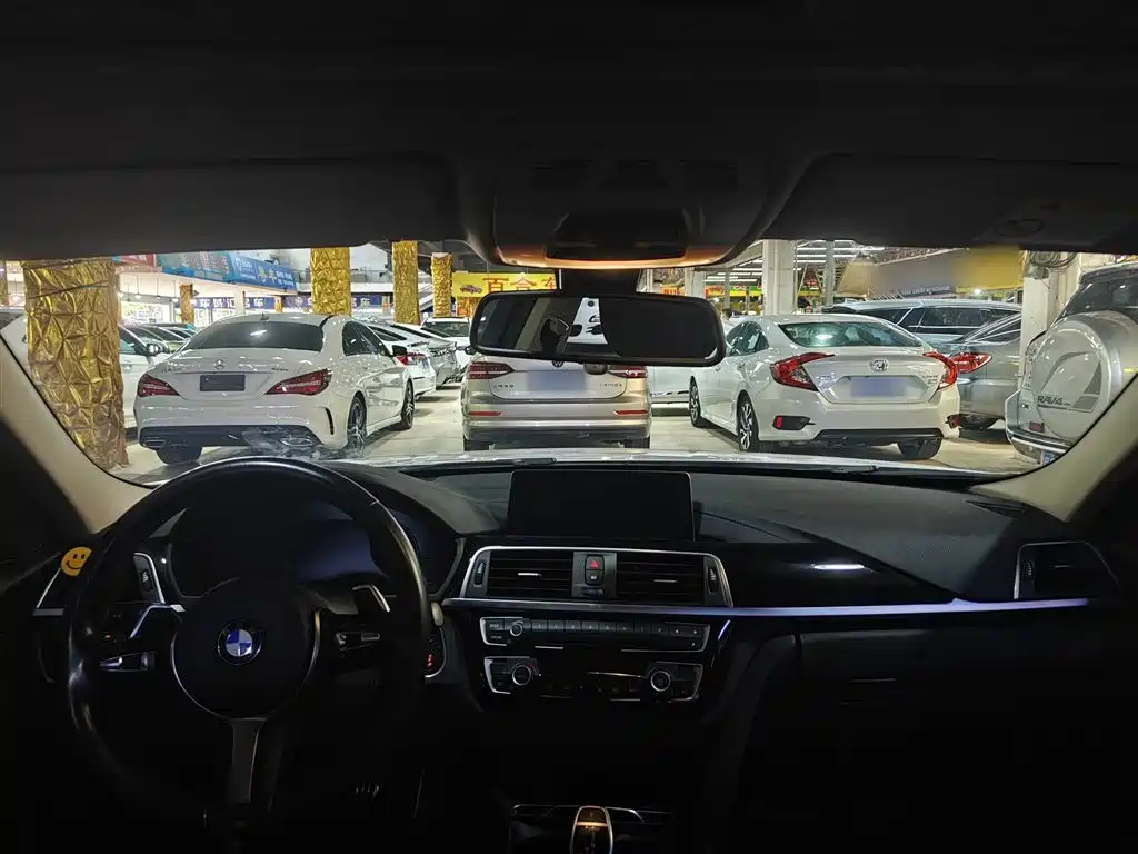 BMW 3 Series 2019 320Li M Sport Package фото 9