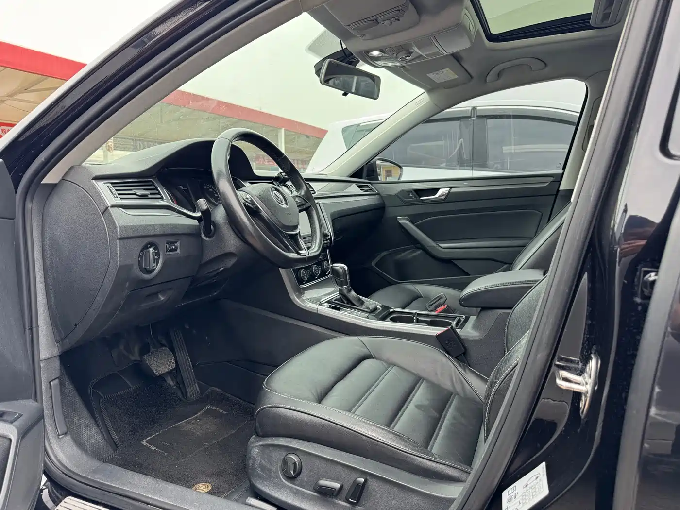 Volkswagen Passat 2017 330TSI DSG Prestige фото 3