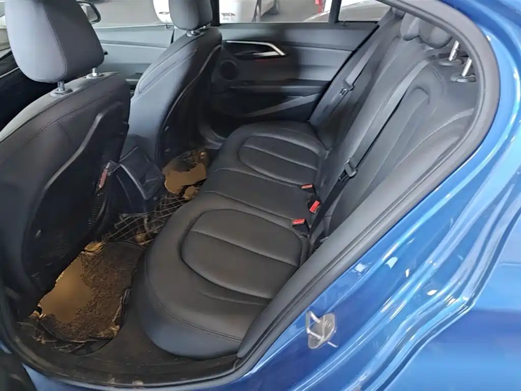 BMW 1 Series 2018 118i Sport Edition фото 17
