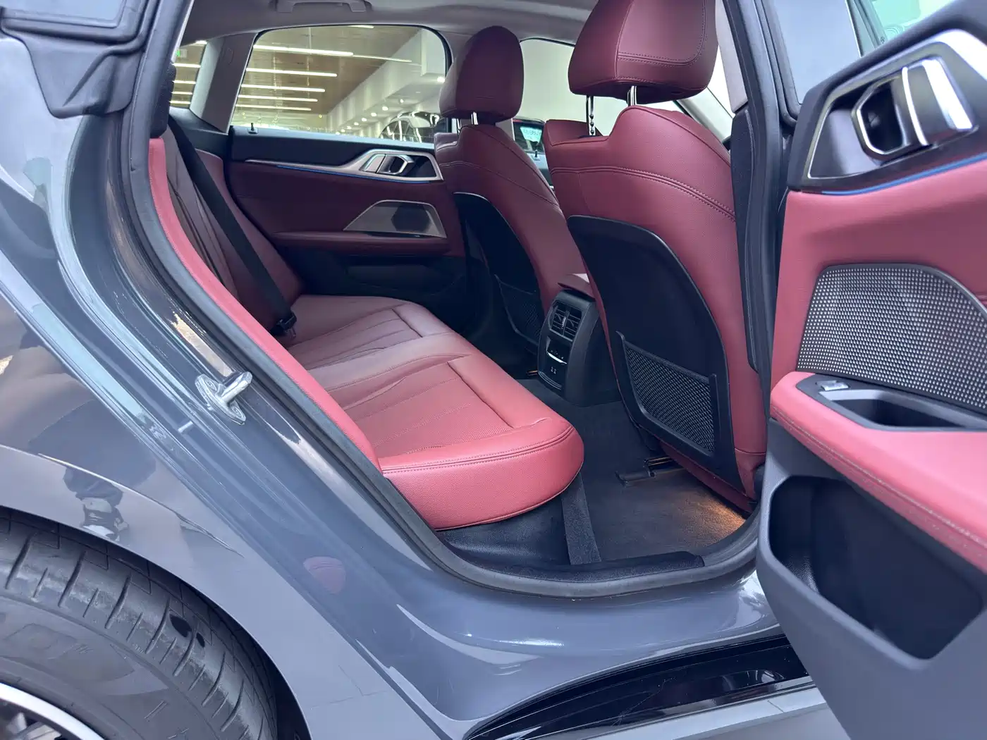 BMW i4 2023 eDrive40 фото 17