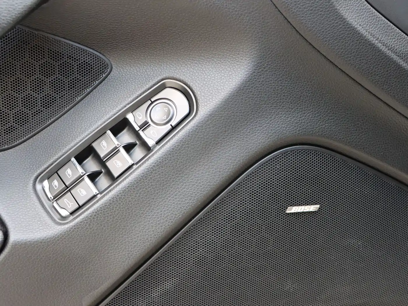 Porsche Panamera 2010 Model Panamera S 4.8L фото 19