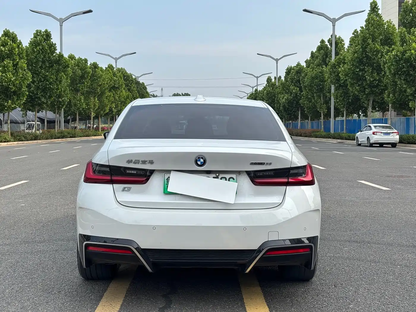 BMW i3 2024 eDrive 35 L фото 8