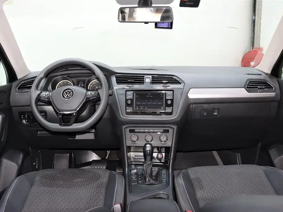 Volkswagen Tiguan L 2021 330TSI Automatic 2WD Comfort фото 12