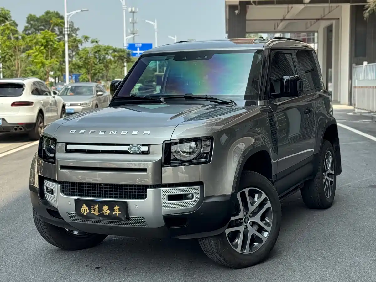 Land Rover Defender 2023 Facelift 90 3.0T P400 XS фото 5