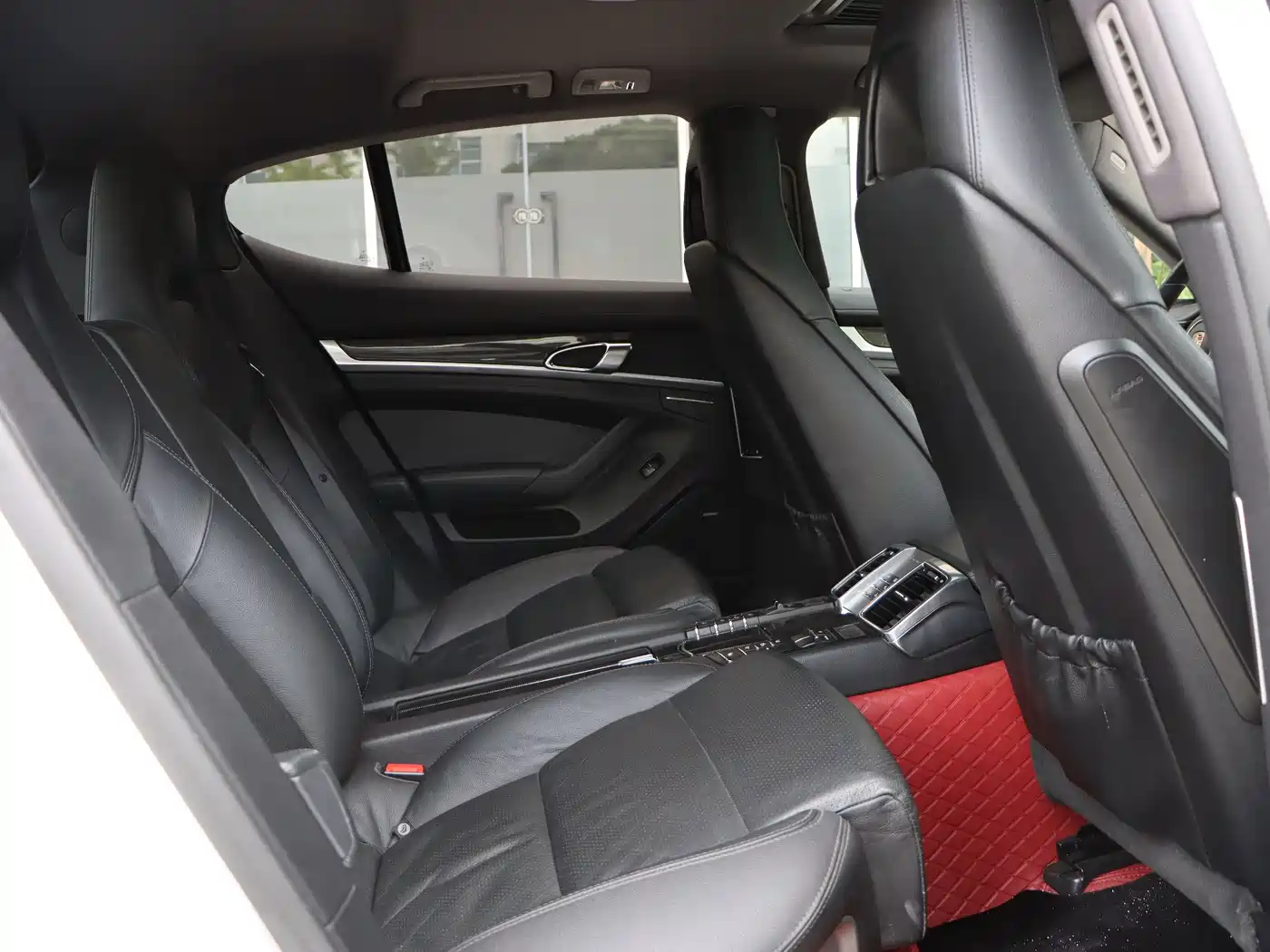 Porsche Panamera 2010 Model Panamera S 4.8L фото 34