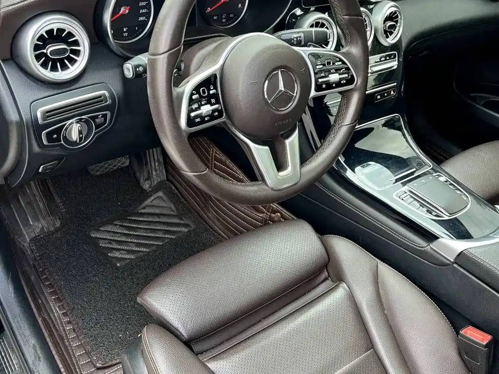Mercedes-Benz GLC 2020 Facelift GLC 260 L 4MATIC Dynamic фото 10