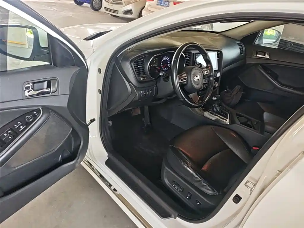 Kia K5 2014 2.0L Automatic LUXURY фото 16