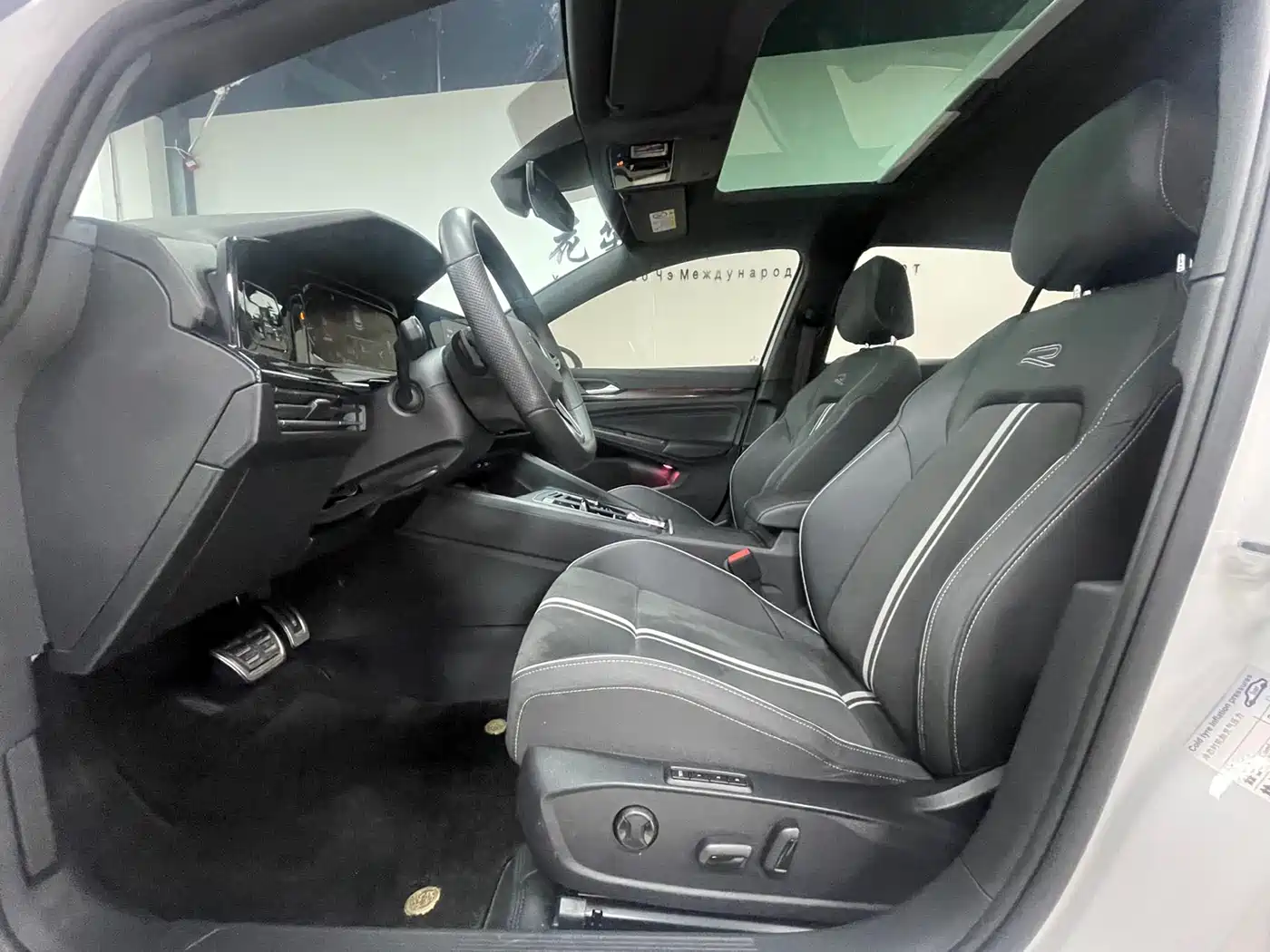 Volkswagen Golf 2021 280TSI DSG R-Line фото 10