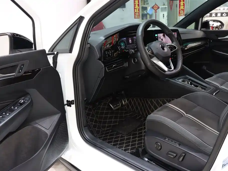 Volkswagen Golf 2023 Facelift 280TSI DSG R-Line Lite фото 9