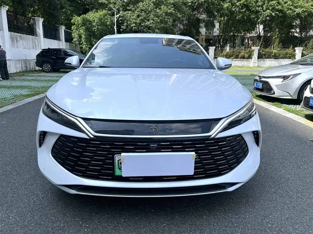 BYD Qin L 2024 DM-i 120KM Leading фото 2