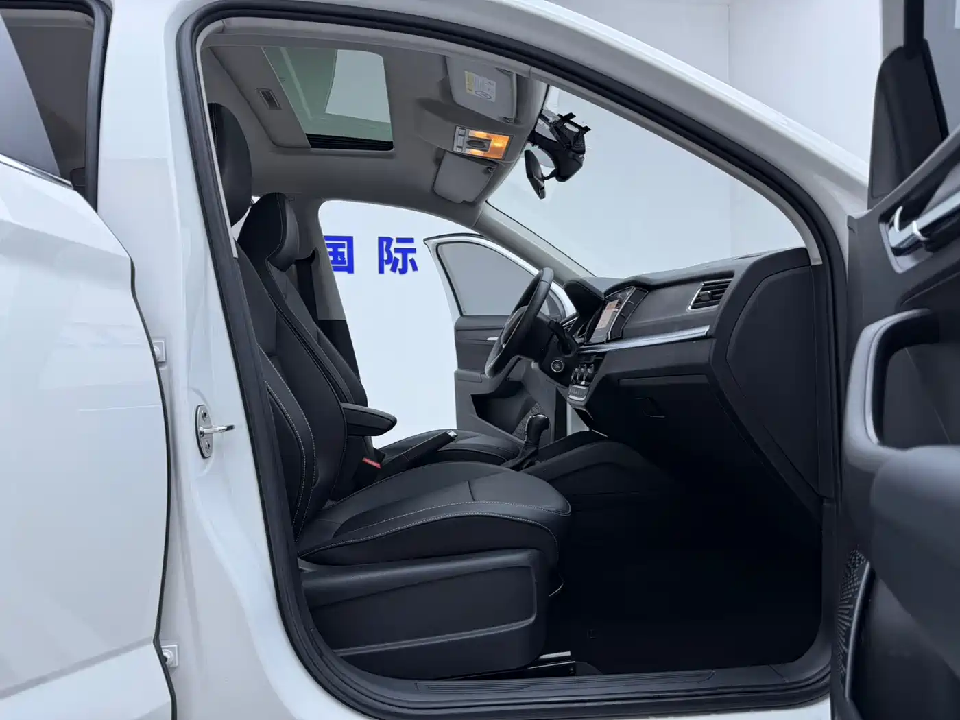 Škoda Kamiq 2022 1.5L Automatic Comfort Edition фото 15