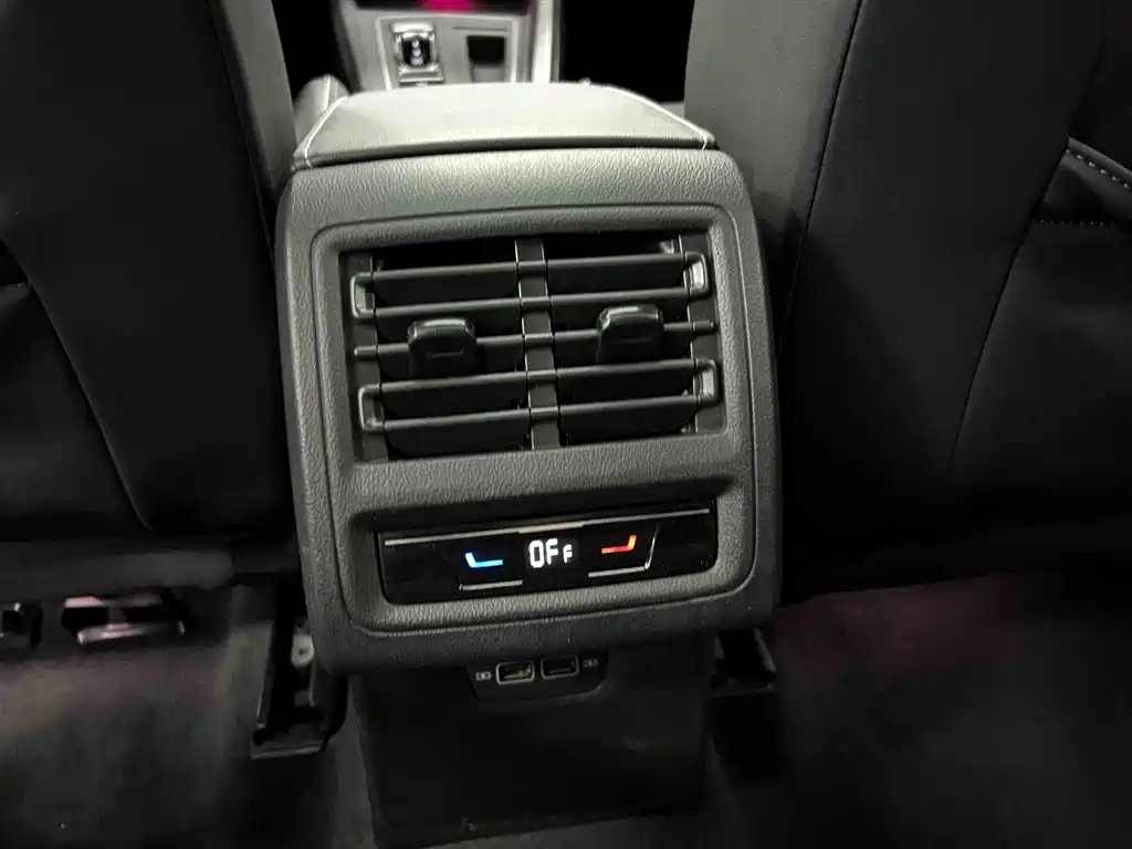 Volkswagen Golf 2021 280TSI DSG R-Line фото 15