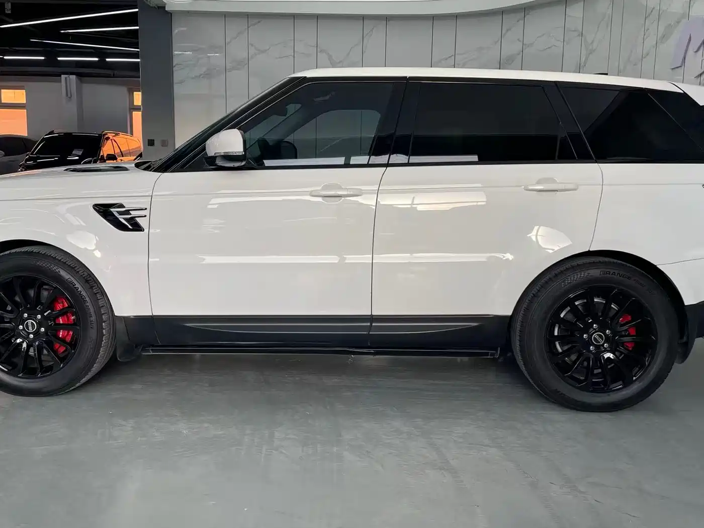 Land Rover Range Rover Sport 2019 3.0 SC V6 Special Edition фото 5