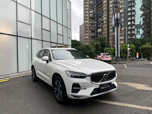 Volvo XC60 2025 B5 AWD Smart Luxury Edition — фото 3