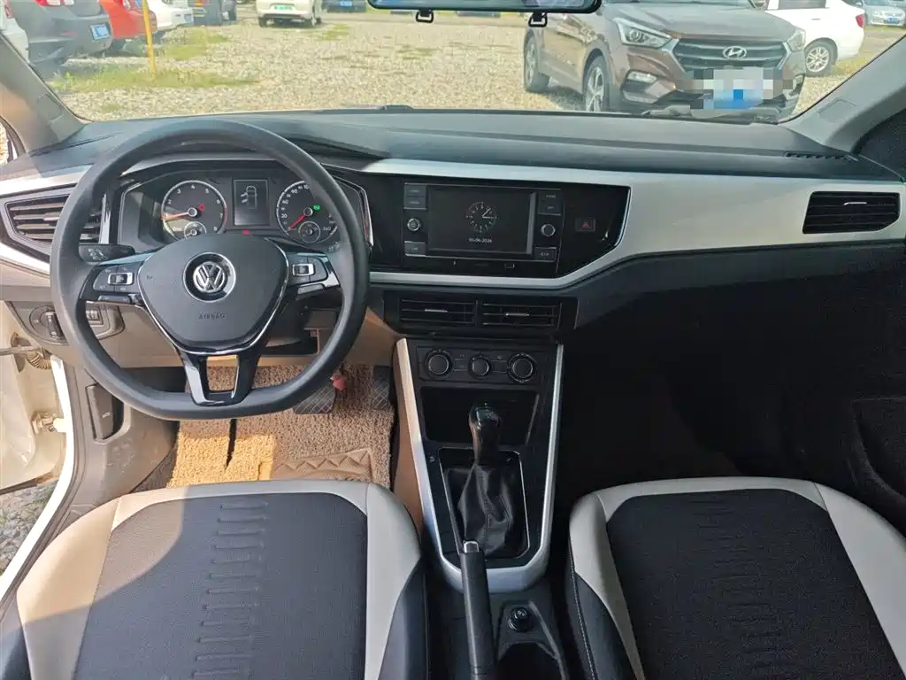 Volkswagen Polo 2019 Plus 1.5L Automatic Colorful Tech Edition фото 10