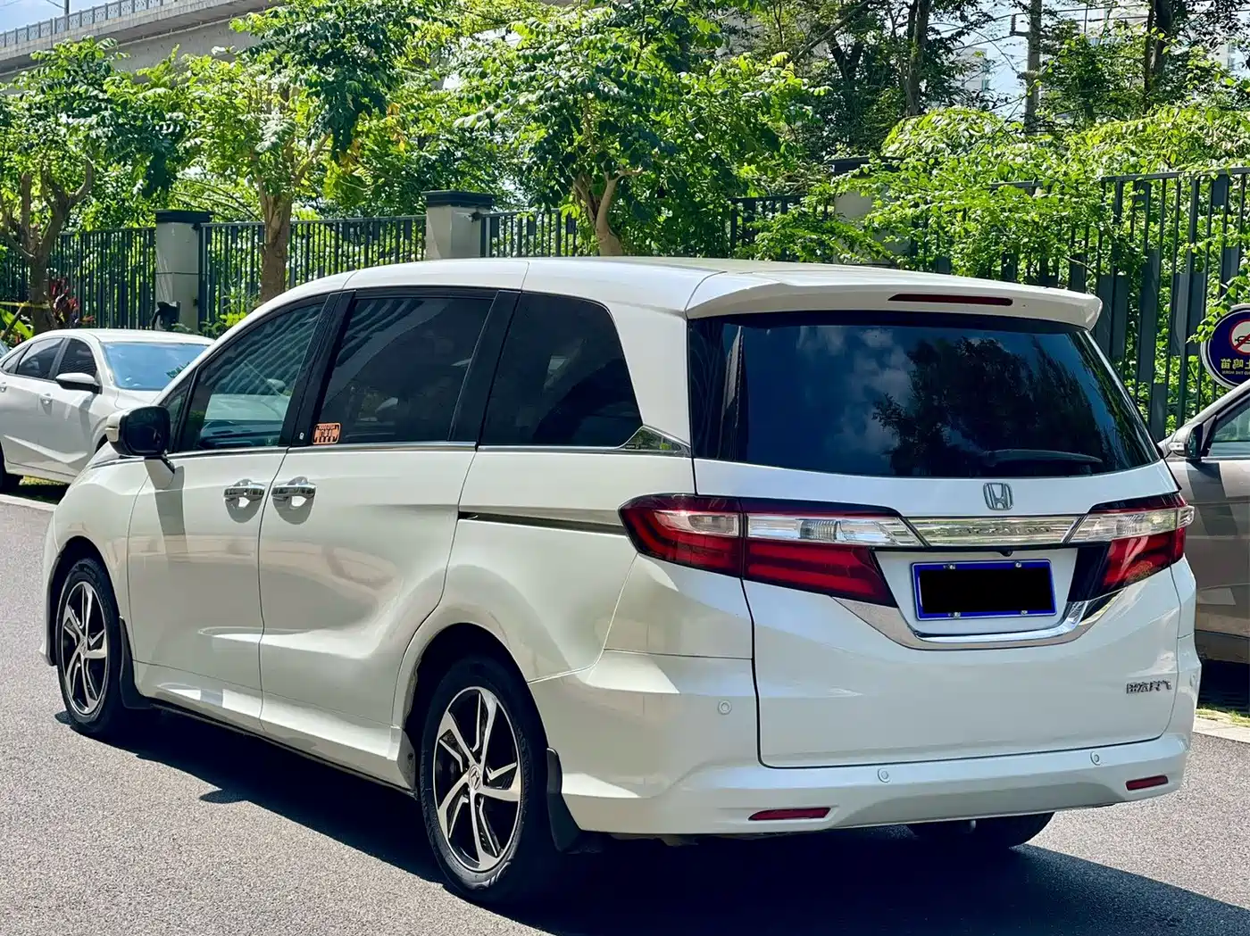 Фото 7 - Honda Odyssey