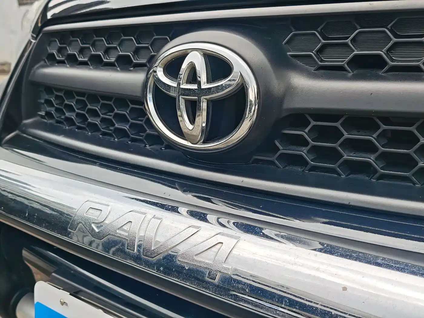 Toyota RAV4 Rongfang 2010 2.0L Automatic Luxury Upgrade Edition фото 6