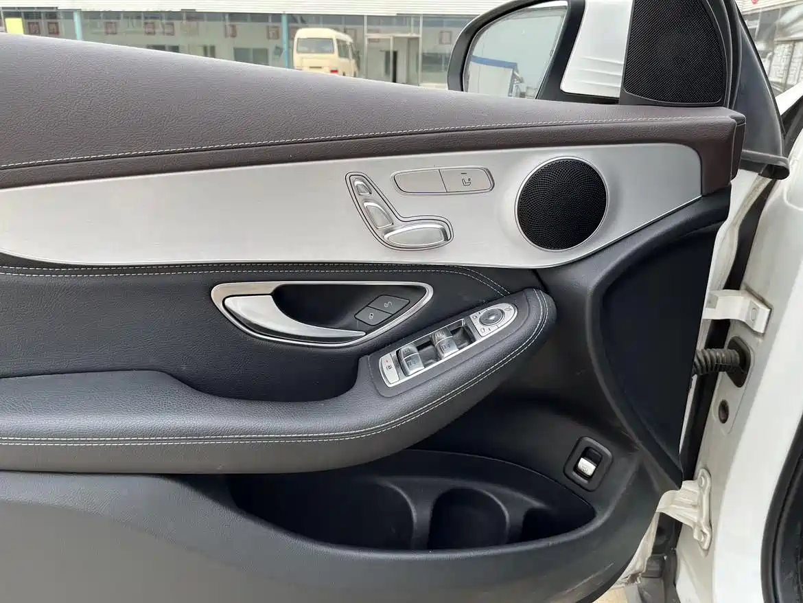 Mercedes-Benz GLC 2020 Facelift GLC 260 L 4MATIC Dynamic фото 6