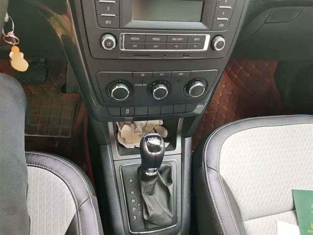 Škoda Yeti 2016 1.4TSI DSG Forward Edition фото 7
