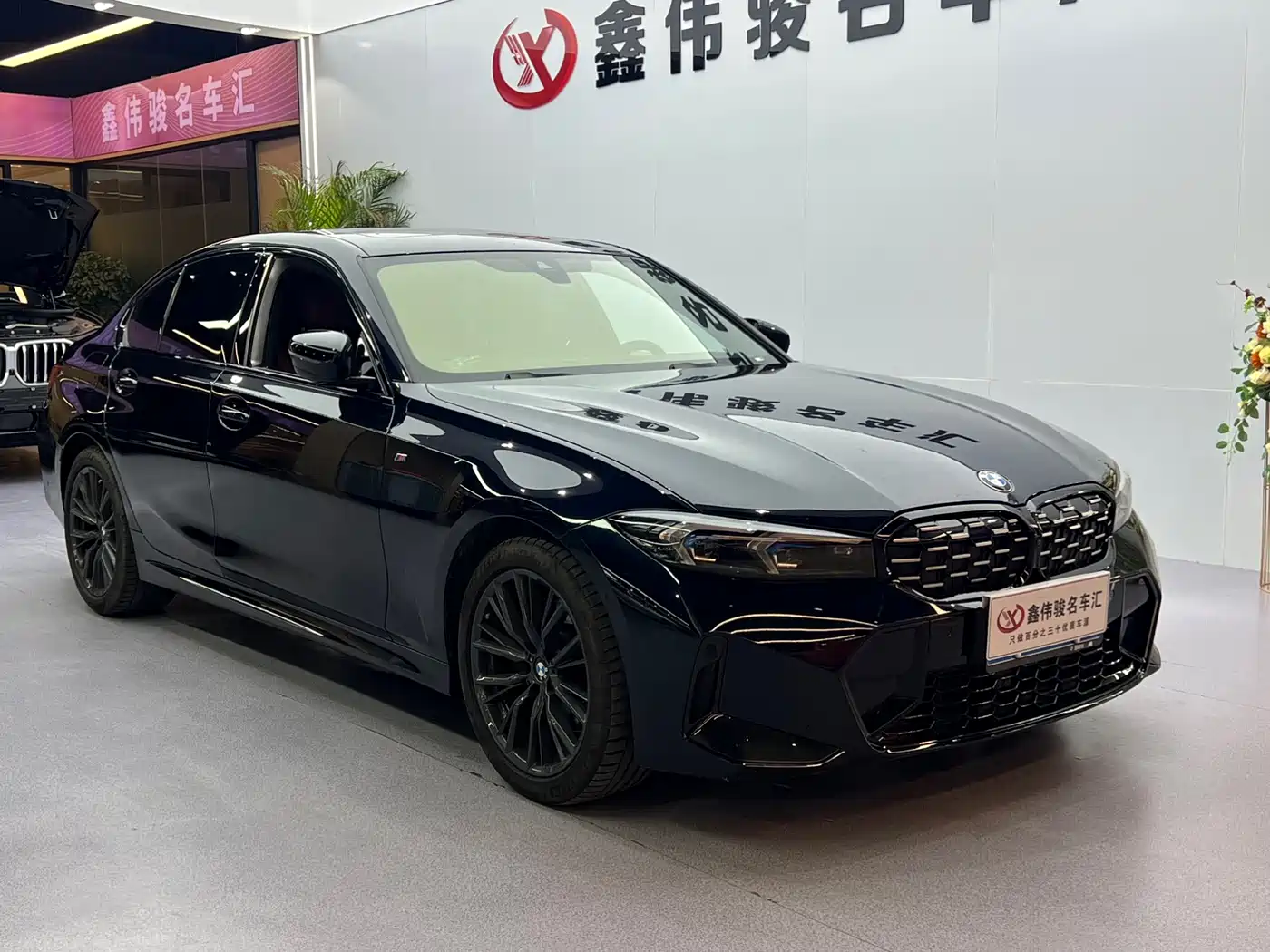 BMW 3 Series 2024 330i M Sport Shadowline Package фото 4