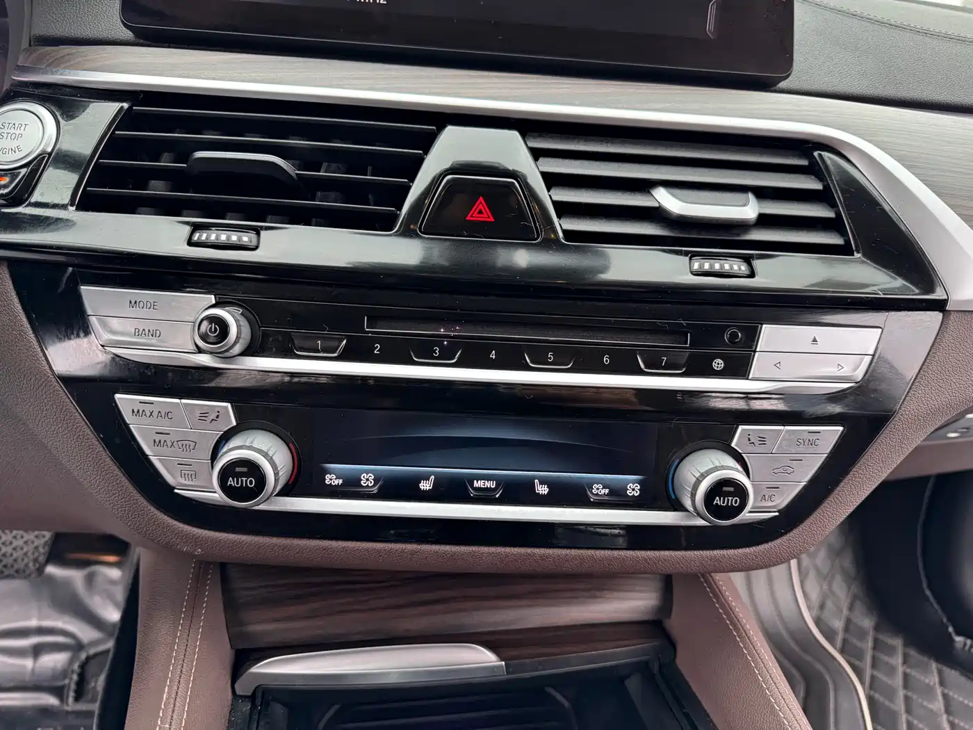 BMW 5 Series 2019 530Li Premium Luxury Package фото 12