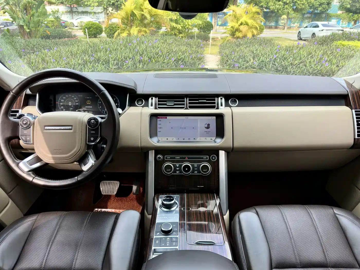 Land Rover Range Rover 2017 3.0 SC V6 Vogue LWB (Long Wheelbase) фото 10