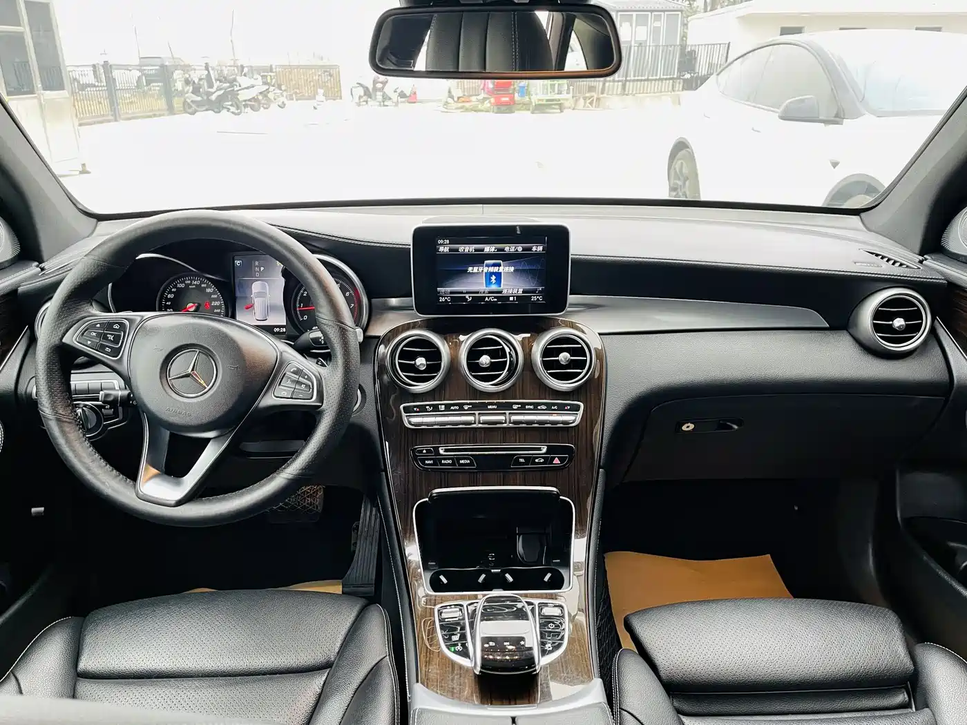 Mercedes-Benz GLC 2019 Facelift GLC 260 L 4MATIC Luxury фото 5