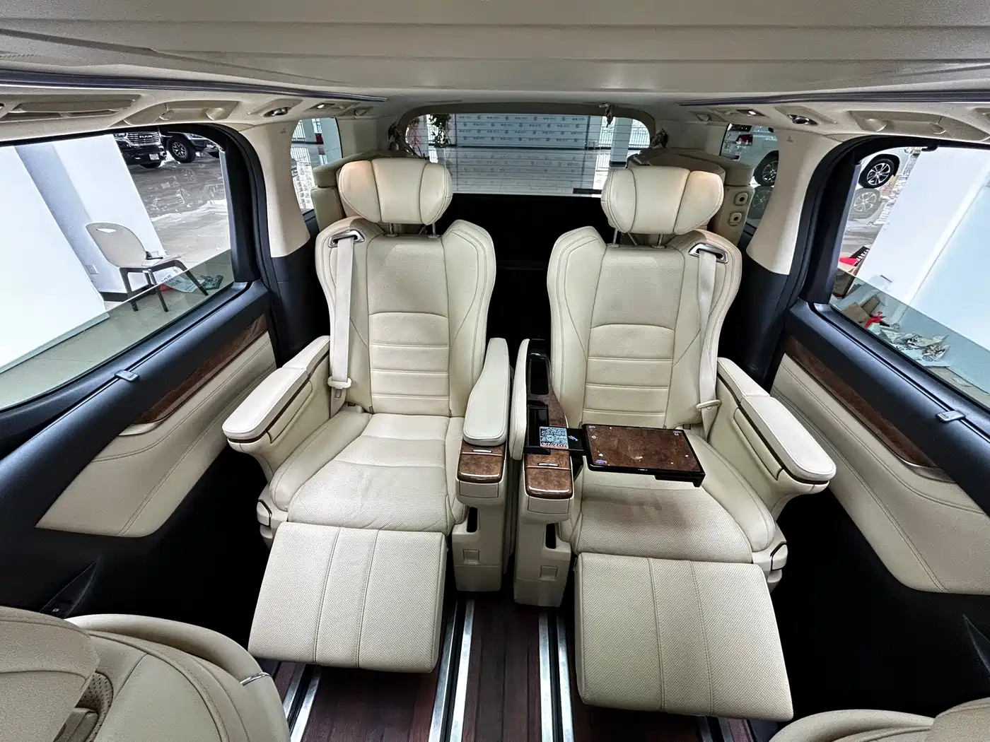 Toyota Alphard 2015 3.5L Premium Edition фото 20