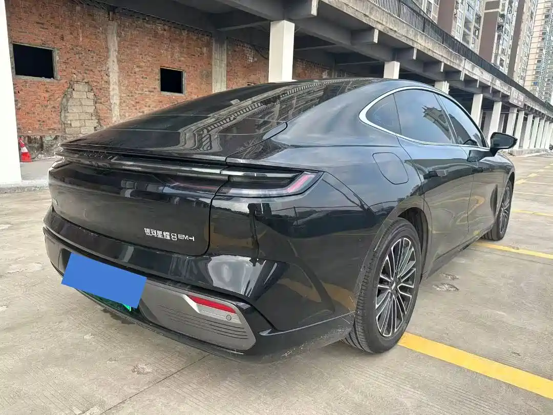 Geely Galaxy Galaxy Xingyao 8 2025 Model 60km EM-i Luxury Edition фото 8