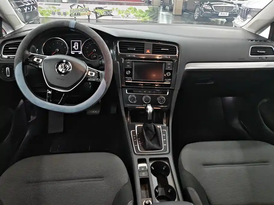Volkswagen Golf 2018 230TSI Automatic Comfort фото 12