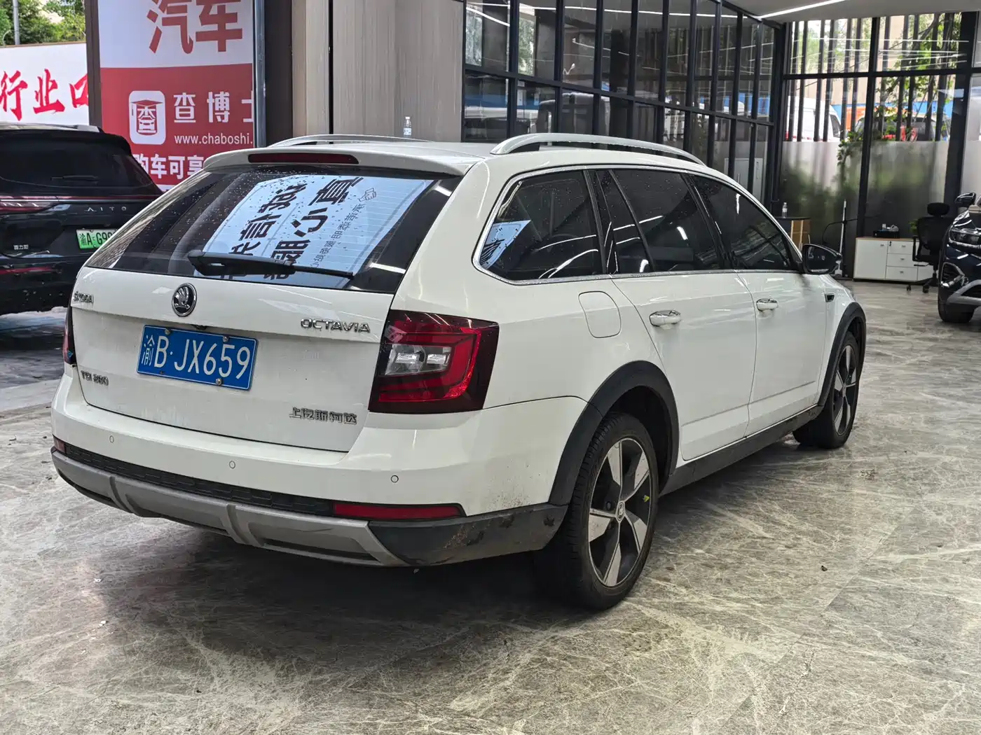 Škoda Octavia 2018 Model Wagon TSI280 DSG Luxury Edition фото 7