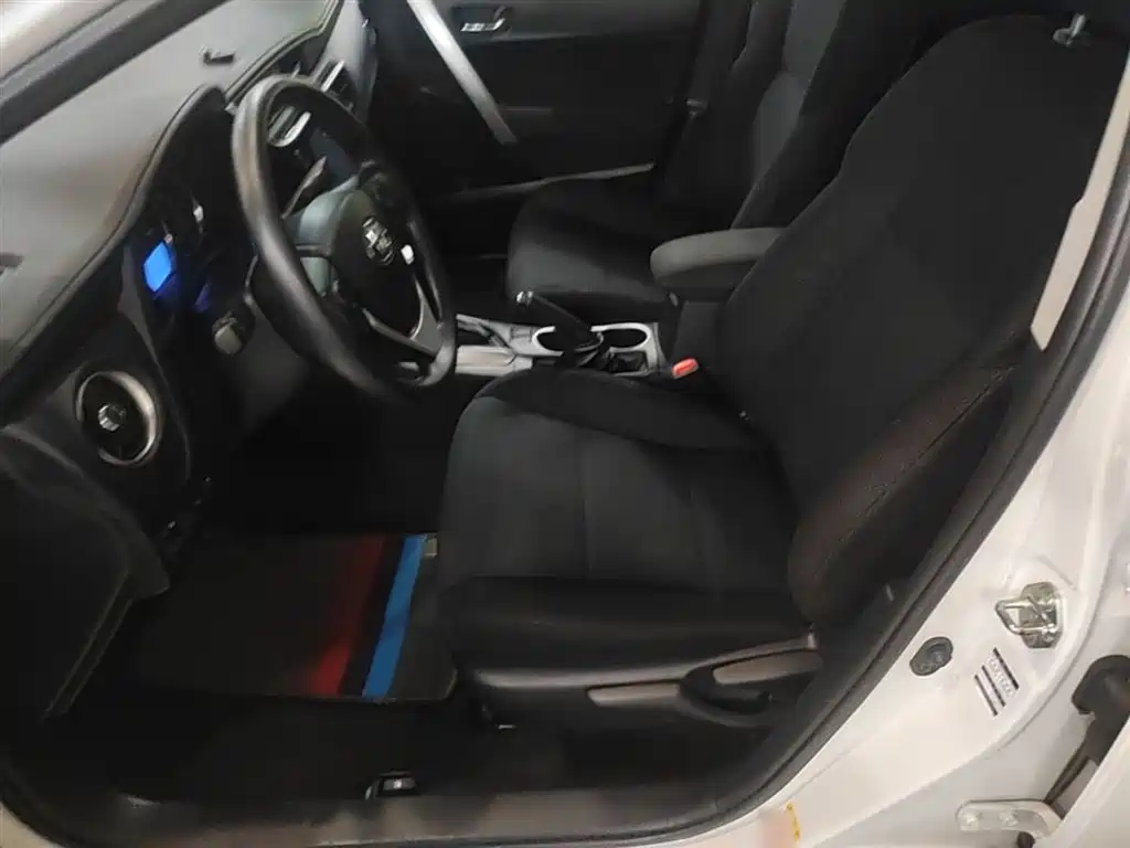 Toyota Levin 2017 Facelift 185T CVT Elite (China V) фото 15