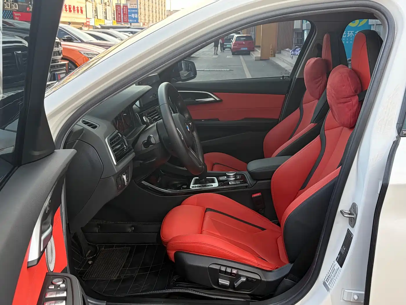 BMW 1 Series 2021 125i M Sport Black Night Edition фото 10