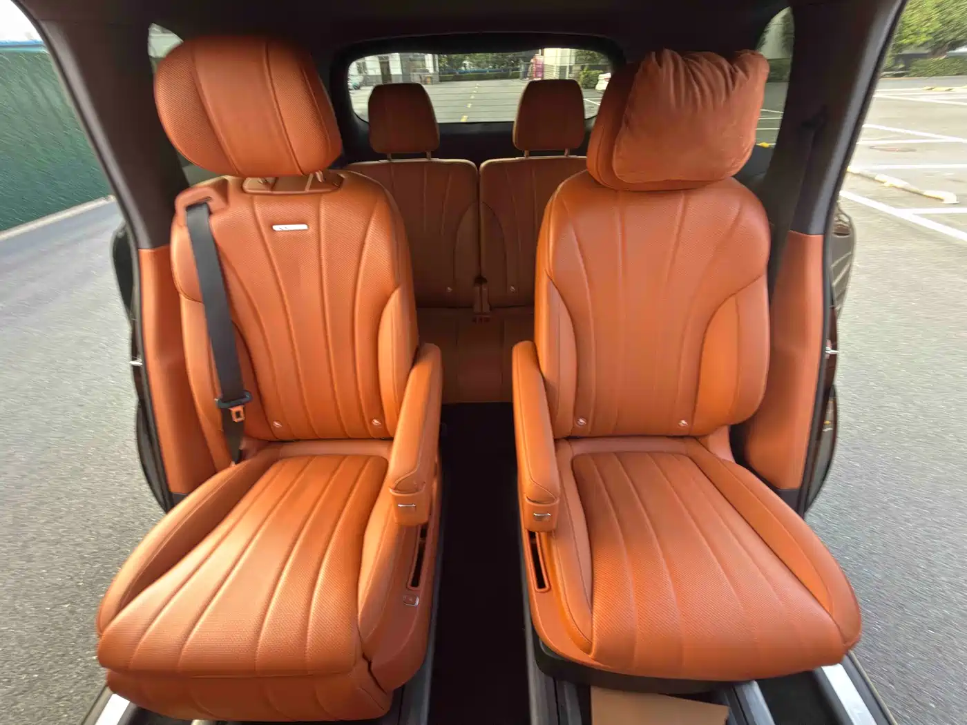 AITO Wenjie AITO M8 2025 Pure Electric Max+ 6-seater AWD фото 13