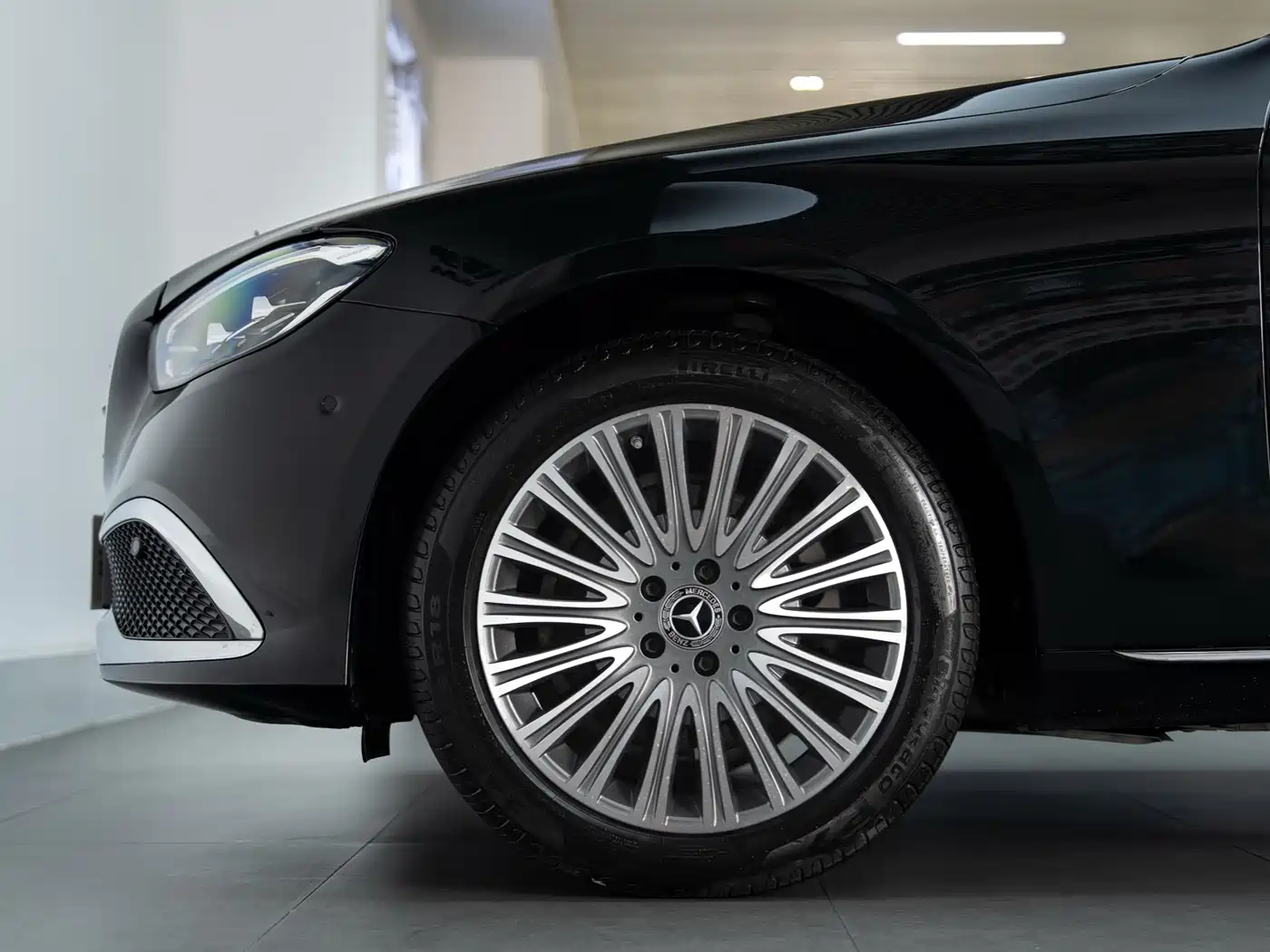 Mercedes-Benz E-Class 2022 Facelift III E 300 L Luxury фото 8