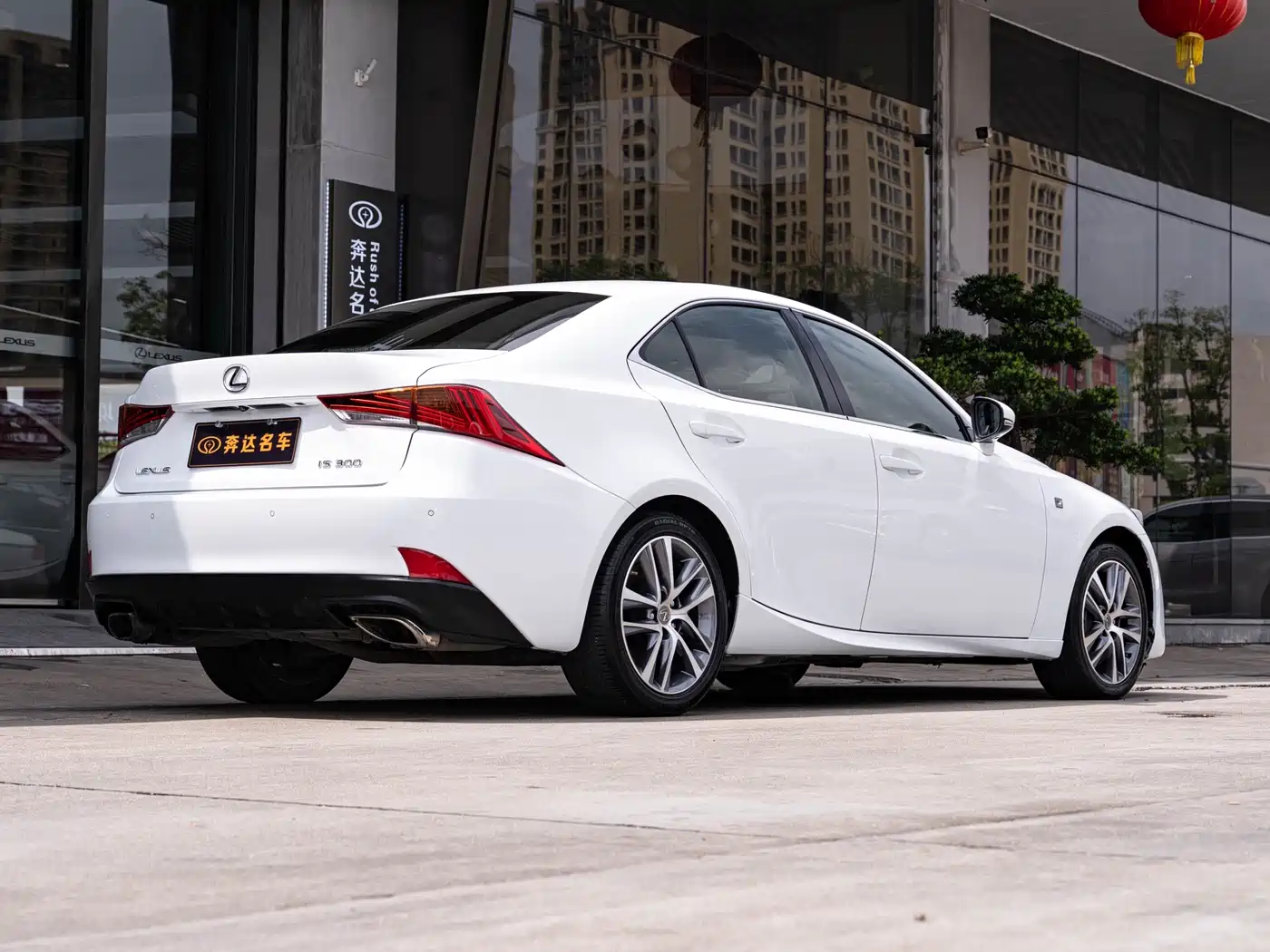Lexus IS 2017 300 F SPORT фото 3