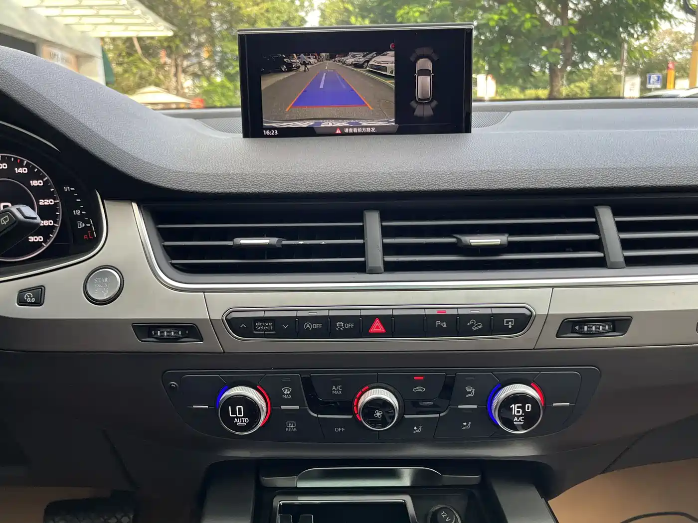 Audi Q7 2016 45 TFSI Technology фото 10
