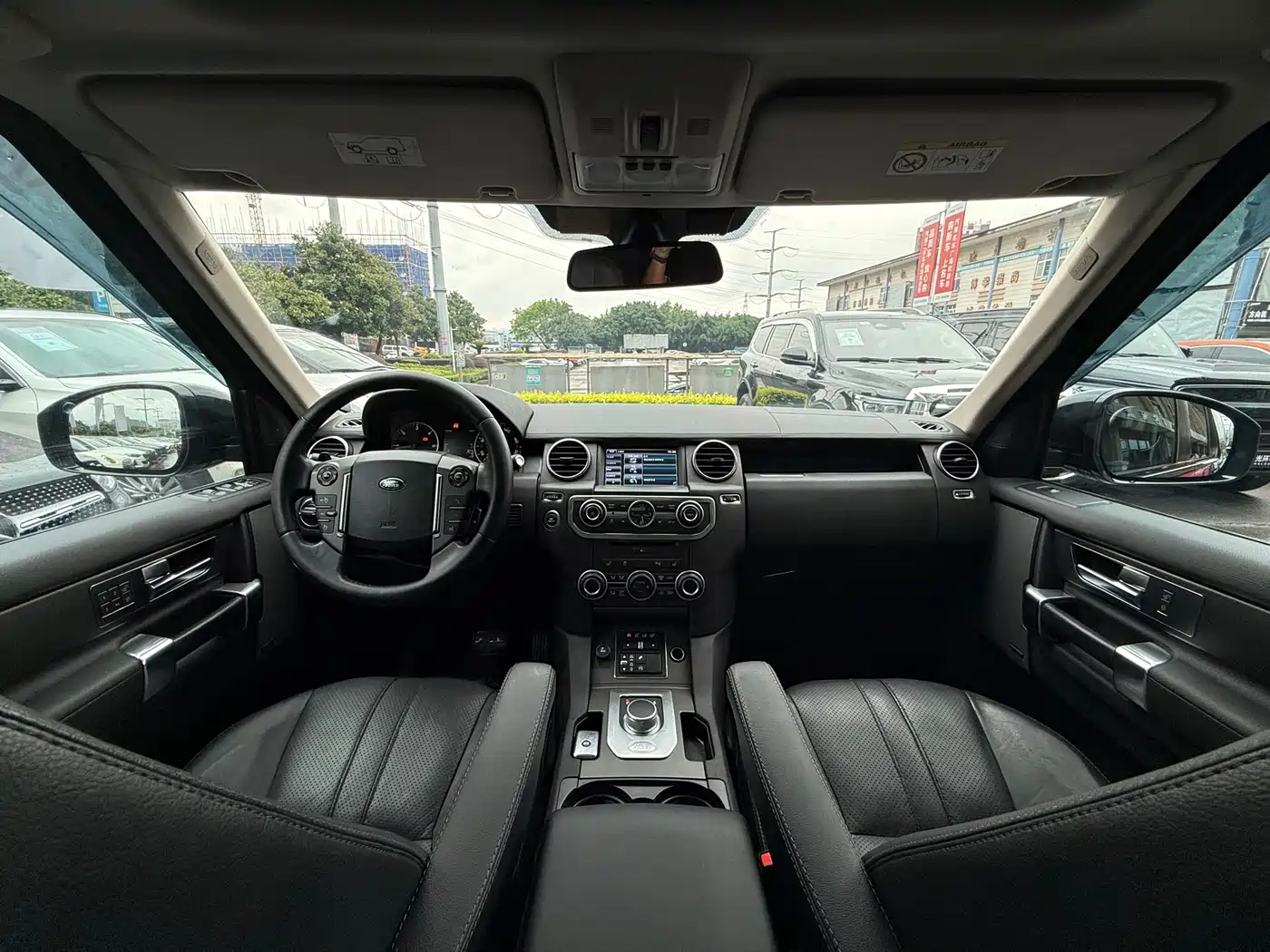 Land Rover Discovery 2015 3.0 SDV6 HSE Diesel фото 14