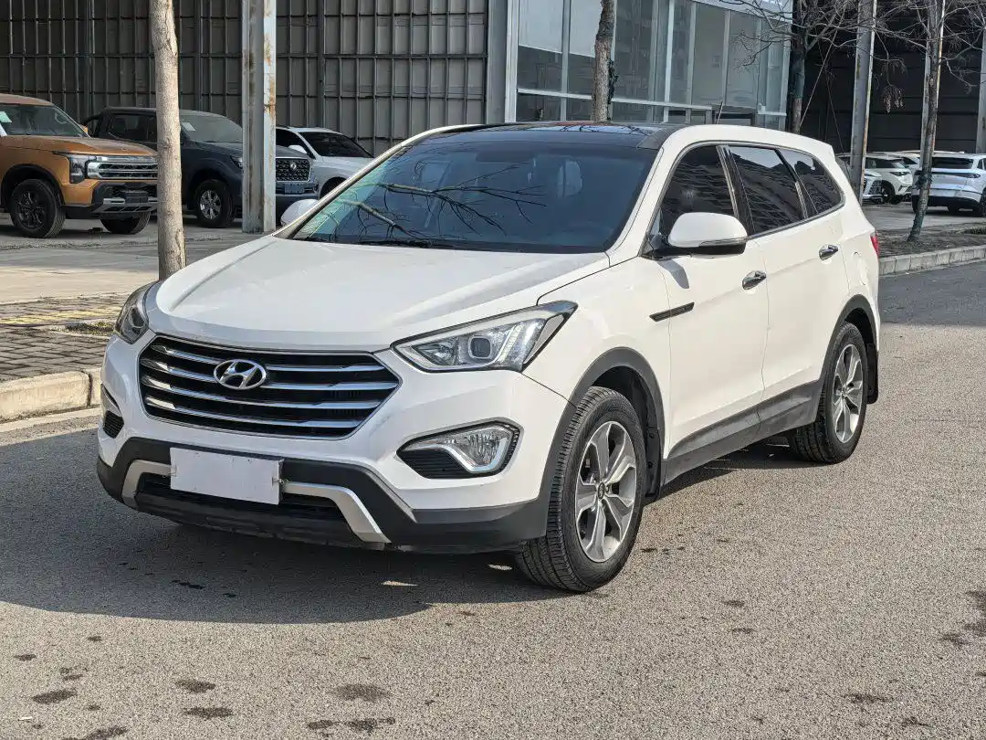Hyundai Grand Santa Fe 2015 2.0T 7-Seat 2WD Leading Edition