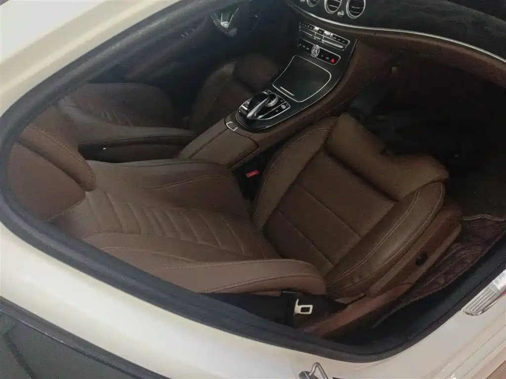 Mercedes-Benz E-Class 2016 E 200 L Sport Type фото 20