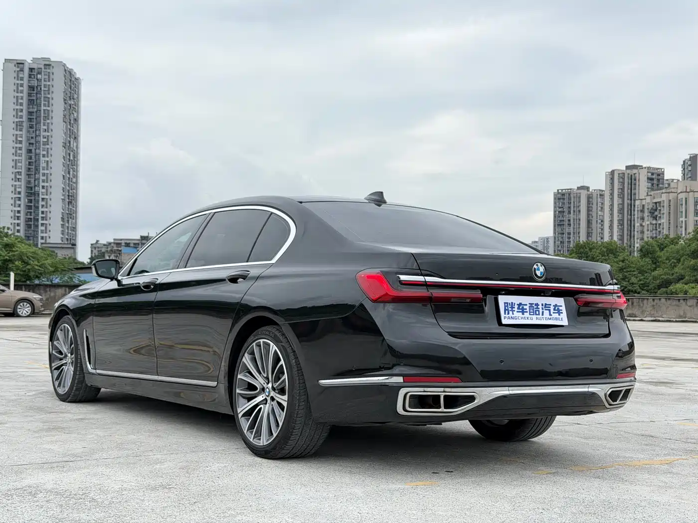 BMW 7 Series 2019 740Li Leading Luxury Package фото 7