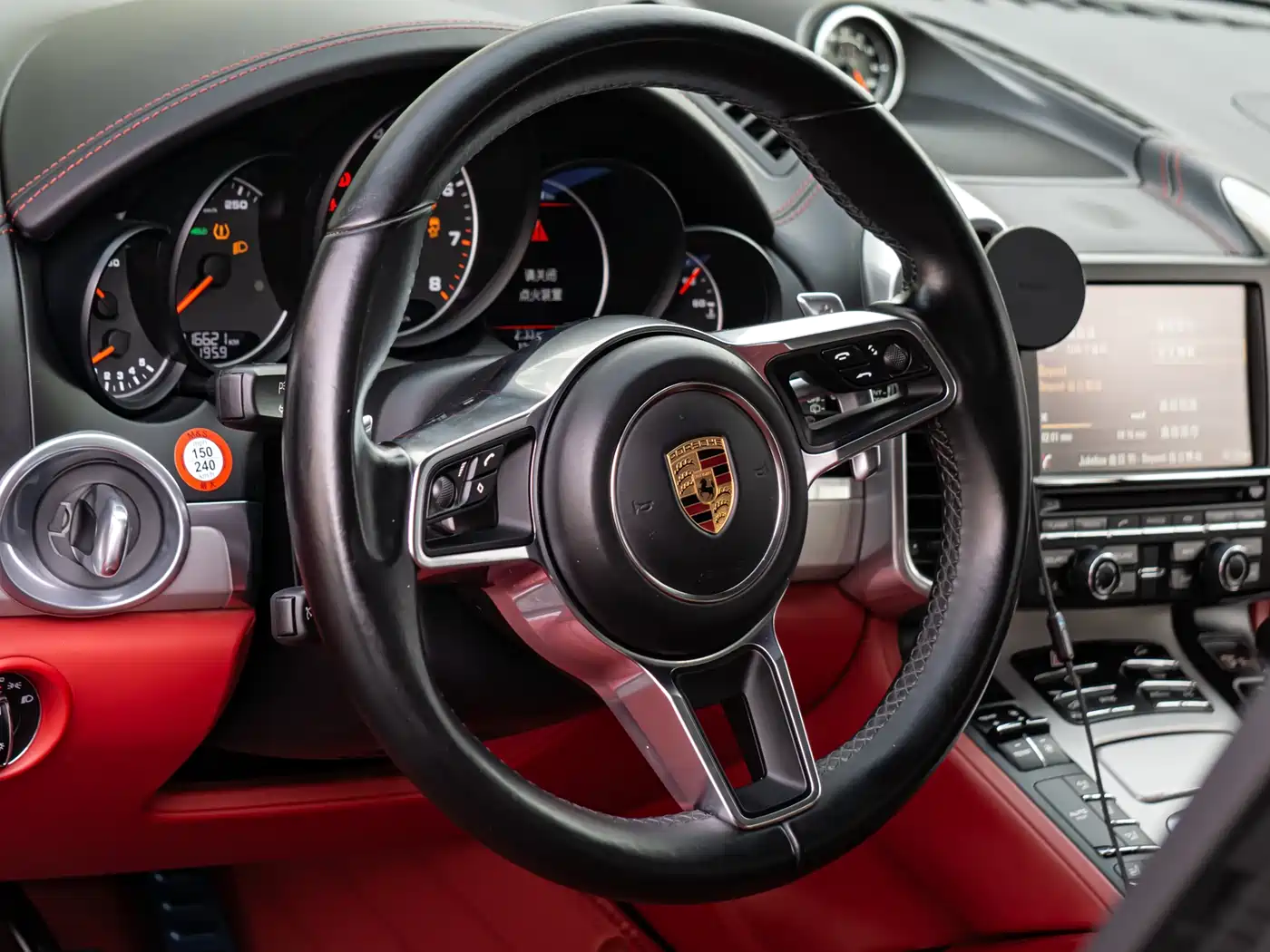 Porsche Cayenne 2016 Cayenne GTS 3.6T фото 9