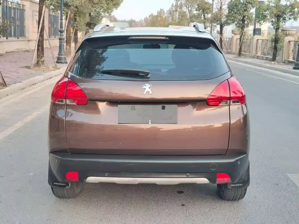 Photo 16 - Peugeot 2008