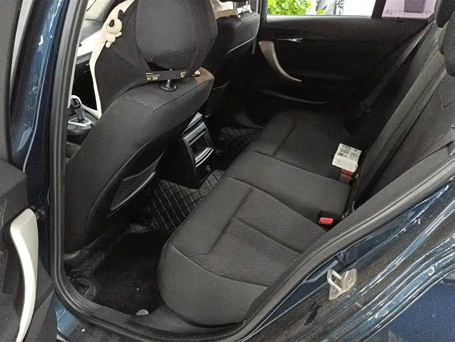 BMW 1 Series (Import) 2016 118i Leading фото 11