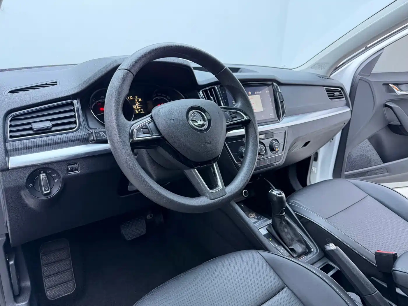 Škoda Kamiq 2023 1.5L Auto Comfort Edition фото 11