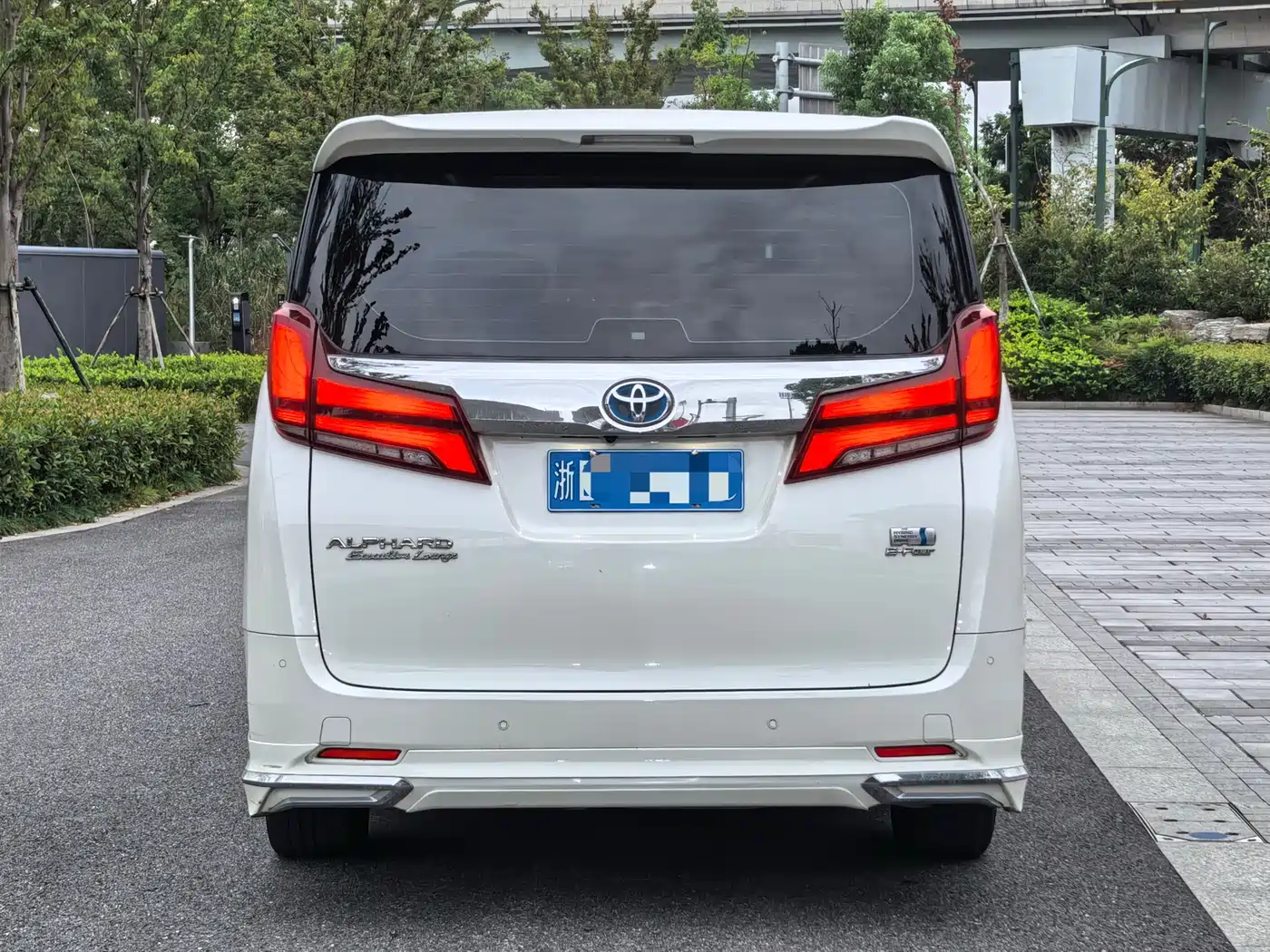 Toyota Alphard 2021 Hybrid 2.5L Ultimate фото 5