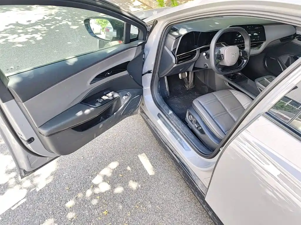Hongqi EH7 2024 Model 760 Pro+ AWD фото 13